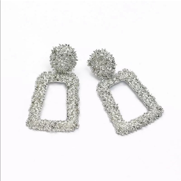 ⬇️Silver textured door knocker post earrings - Picture 2 of 5